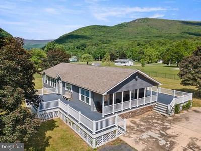 107 Trout Ln