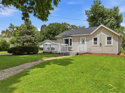 320 E Diehl Ave