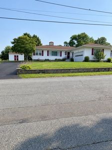 156 Eastview Ave