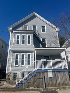 1461 Pleasant St