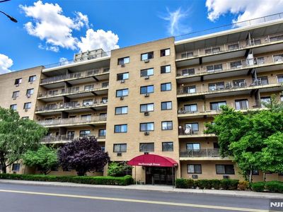 44 S Main St APT 6F
