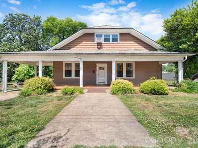 207 W Main St