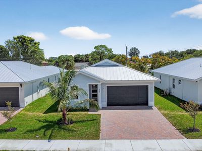 609 N Loxahatchee Drive