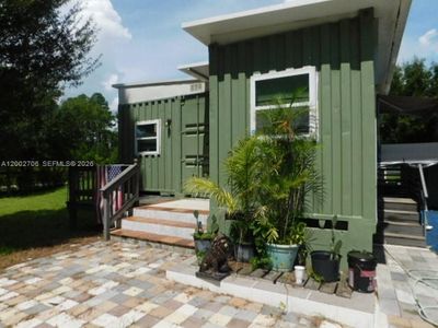 551 Avenue Del Sur