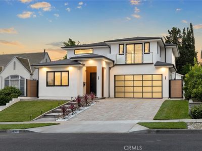 1071 E Providencia Ave