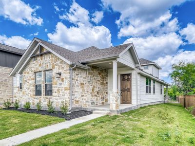 185 International St