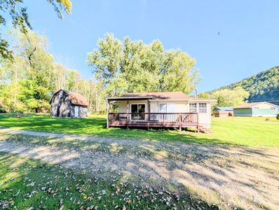 167 Scenic Valley River Rd
