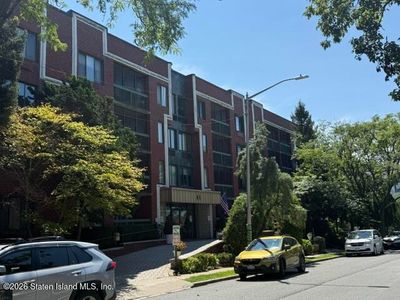 41 Wellington Ct APT 1H