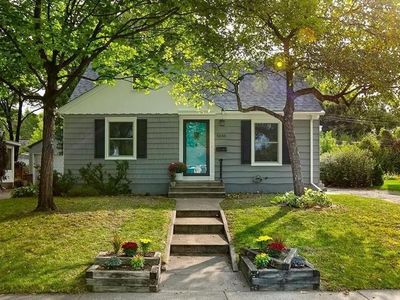 3035 Brunswick Ave S