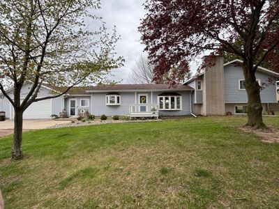 475 W Deckerville Rd