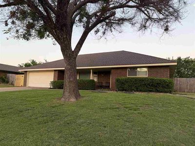 14 SE Camelot Dr