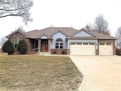 2505 James Ln