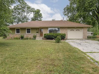 933 Parkview LANE