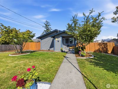 209 16th St SW