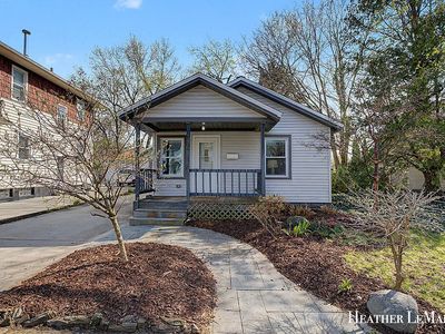110 Graceland St NE