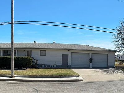 219 E Kansas St