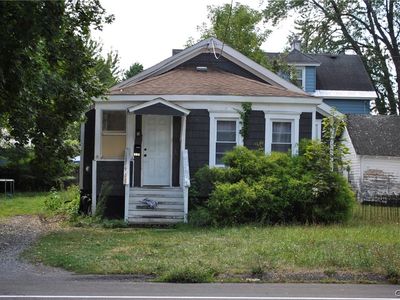 210 E Molloy Rd