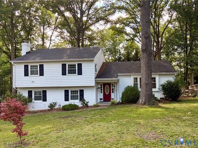 806 Lakewater Dr