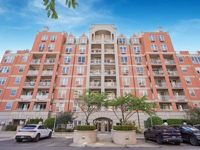 125 Oceana Dr E APT 5A