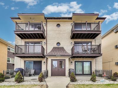 6458 N Northwest Hwy #3G