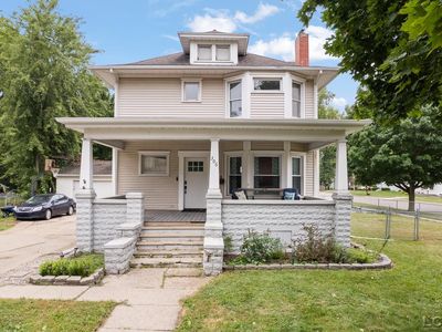 306 N McKenzie St