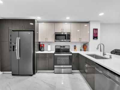 2221 Cypress Island Dr #708