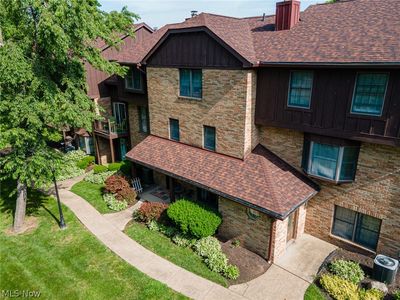 16 Acorn Ln