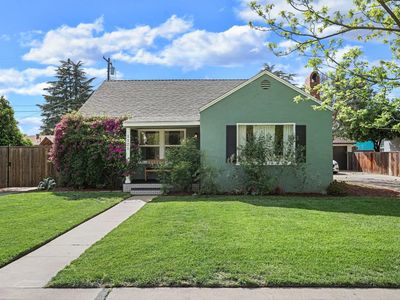1121 S Pleasant Ave