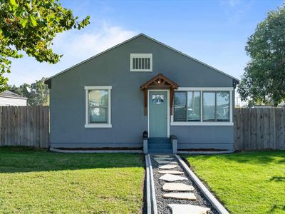 215 N 12th Ave