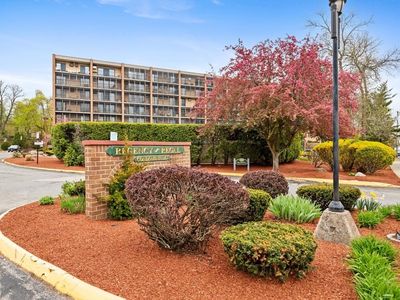 235 Winthrop St APT 4401