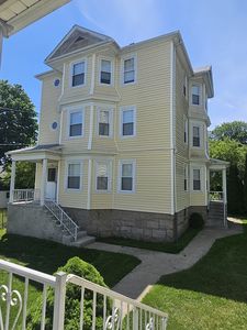 70 Warburton St