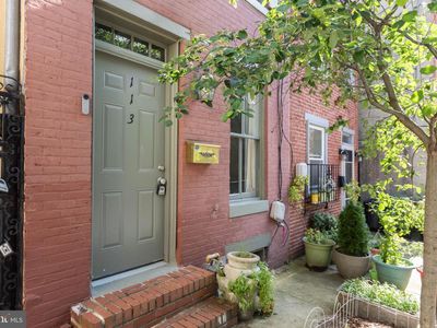 113 E Churchill St
