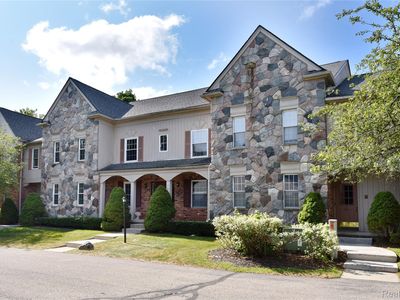 1635 Huntington Park APT A