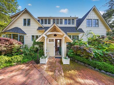 80 Baywood Avenue