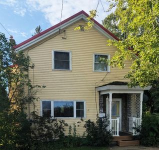 10 Rensselaer Ave