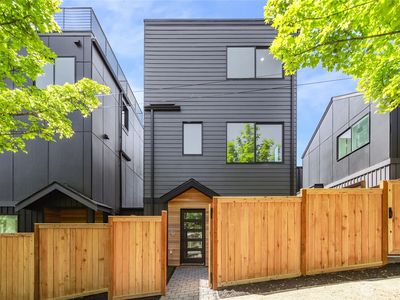 1805 SW Elmgrove Street