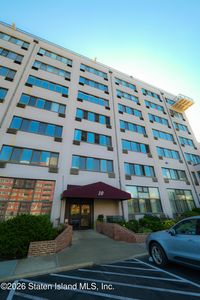 10 Bay Street Lndg APT 4G