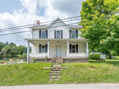 102 Amherst Ln