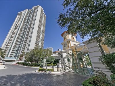 2747 Paradise Rd Unit 1205