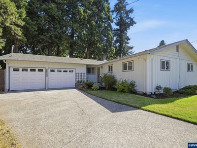 2800 Dahlia Ln