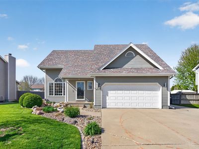 617 SE Meadowlark Dr