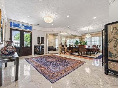 8103 Lake Edge Ct