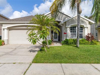 902 Lake Biscayne Way