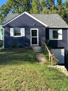16 E Charlotte Ave