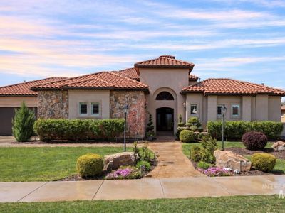 1387 N Colline Bello Way