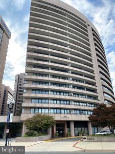 1200 Crystal Dr APT 214