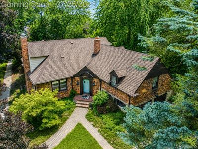 27375 Bloomfield Dr