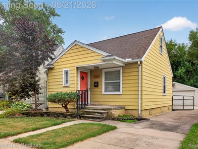 Property at 20864 Hollywood St, Harper Woods, MI