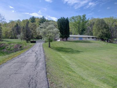W601 Hillview DRIVE