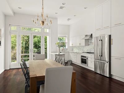 582 Pacific St APT A